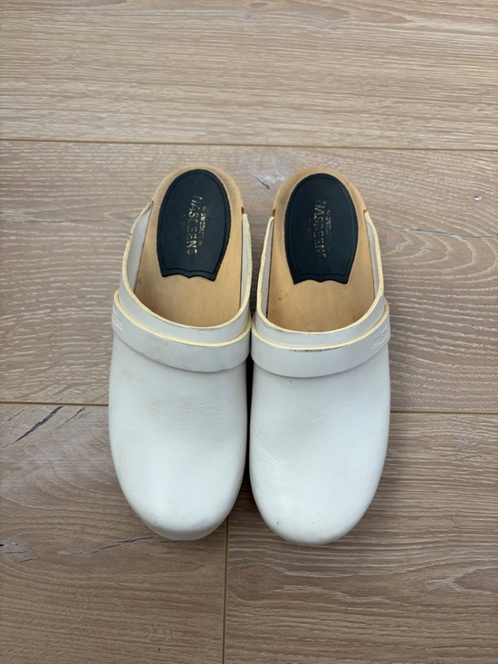 Swedish Hasbeens Shoes - Swedish Hasbeens White Leather Clogs with Tan Wood Insole